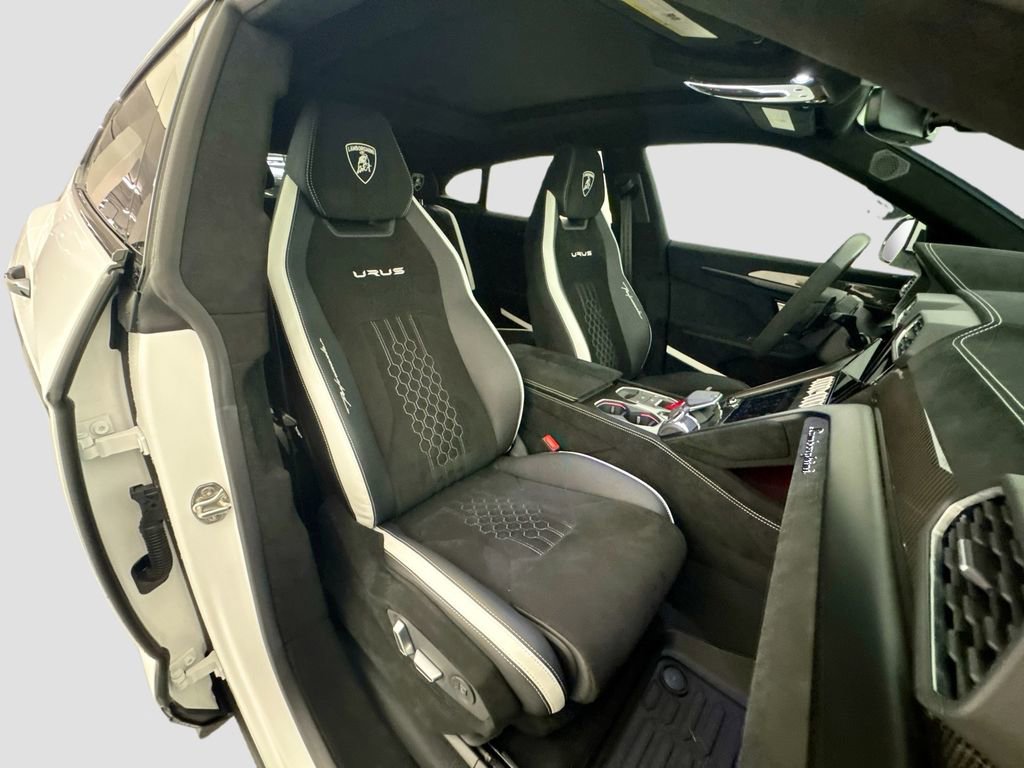Used 2024 Lamborghini Urus Performante AWD/4WD image 30
