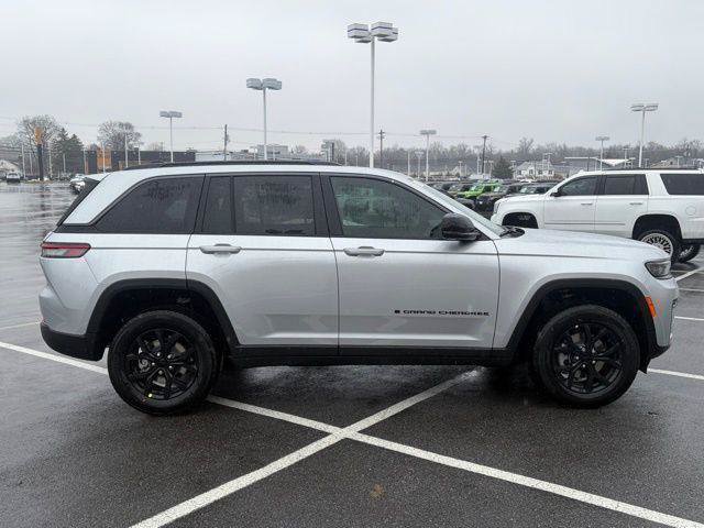 New 2026 Jeep Grand Cherokee Altitude AWD/4WD image 9