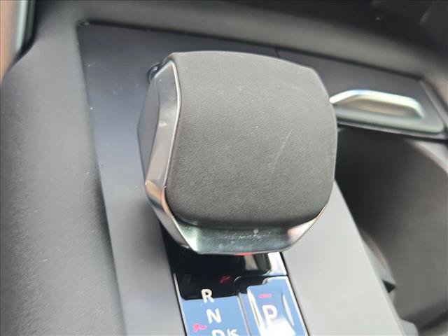 Used 2025 Land Rover Discovery Dynamic SE AWD/4WD image 18