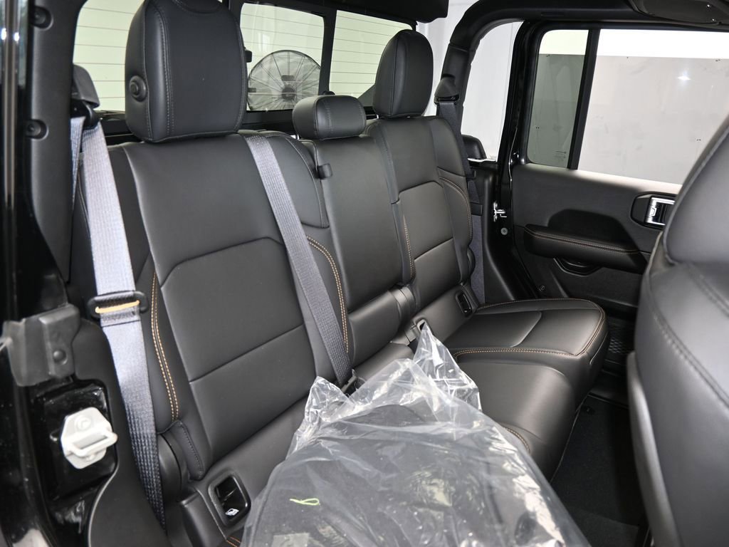Used 2024 Jeep Gladiator Sport w/ Premium Package AWD/4WD image 42