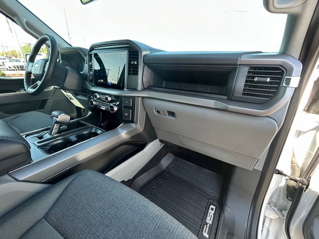 Used 2025 Ford F150 Lightning XLT AWD/4WD image 48