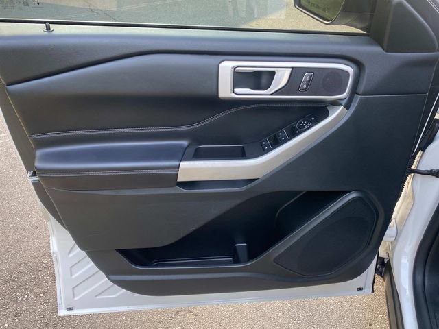 Used 2023 Ford Explorer XLT w/ Equipment Group 202A RWD image 12