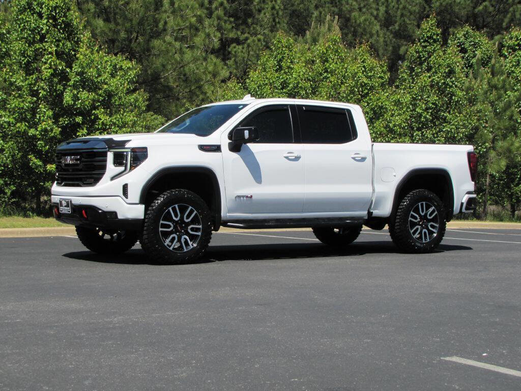 Used 2023 GMC Sierra 1500 AT4 w/ Technology Package AWD/4WD image 3