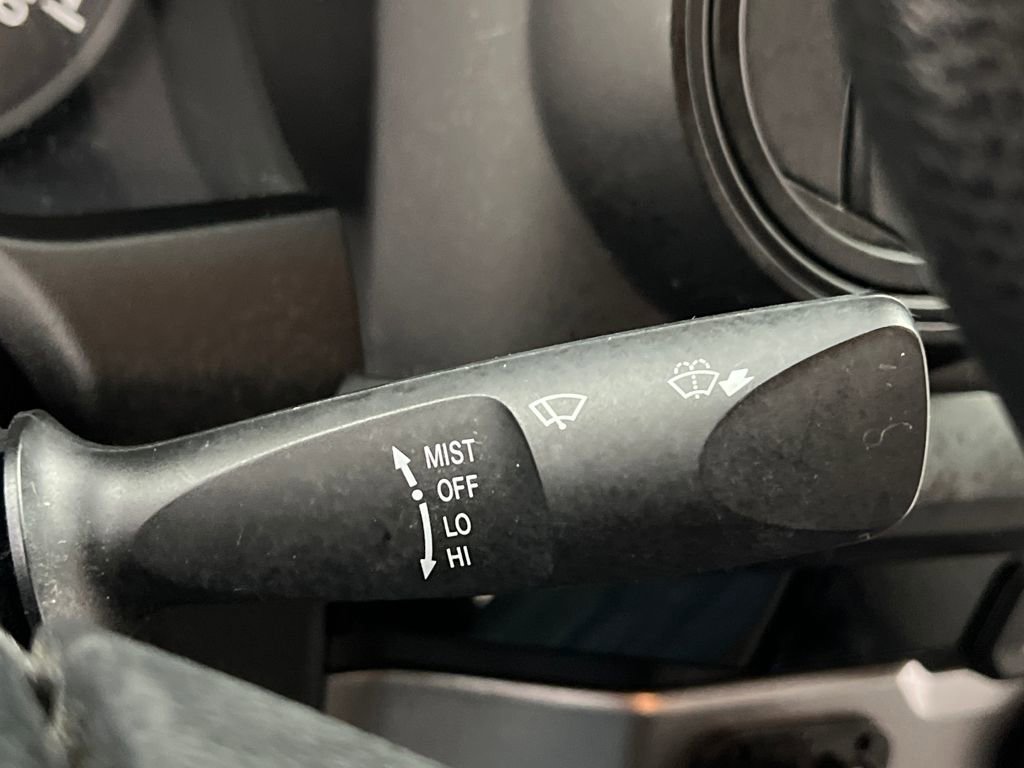 Used 2016 Toyota Tacoma SR image 32