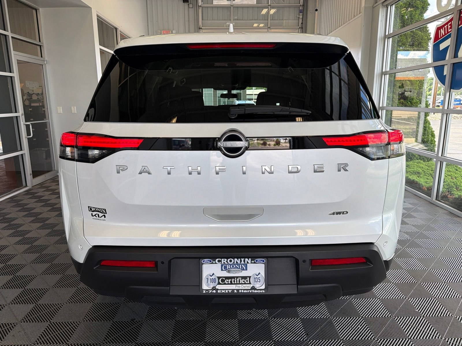 Used 2025 Nissan Pathfinder SV AWD/4WD image 5