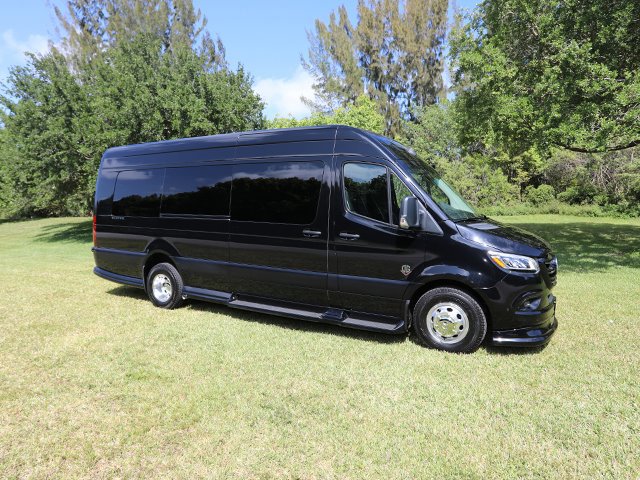 Used 2023 Mercedes-Benz Sprinter 3500 image 7