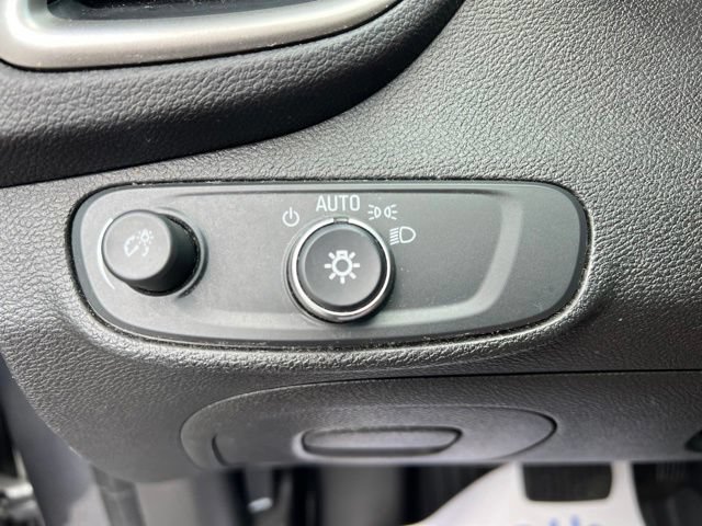 Used 2020 Chevrolet Trax LT w/ Driver Confidence Package FWD image 10
