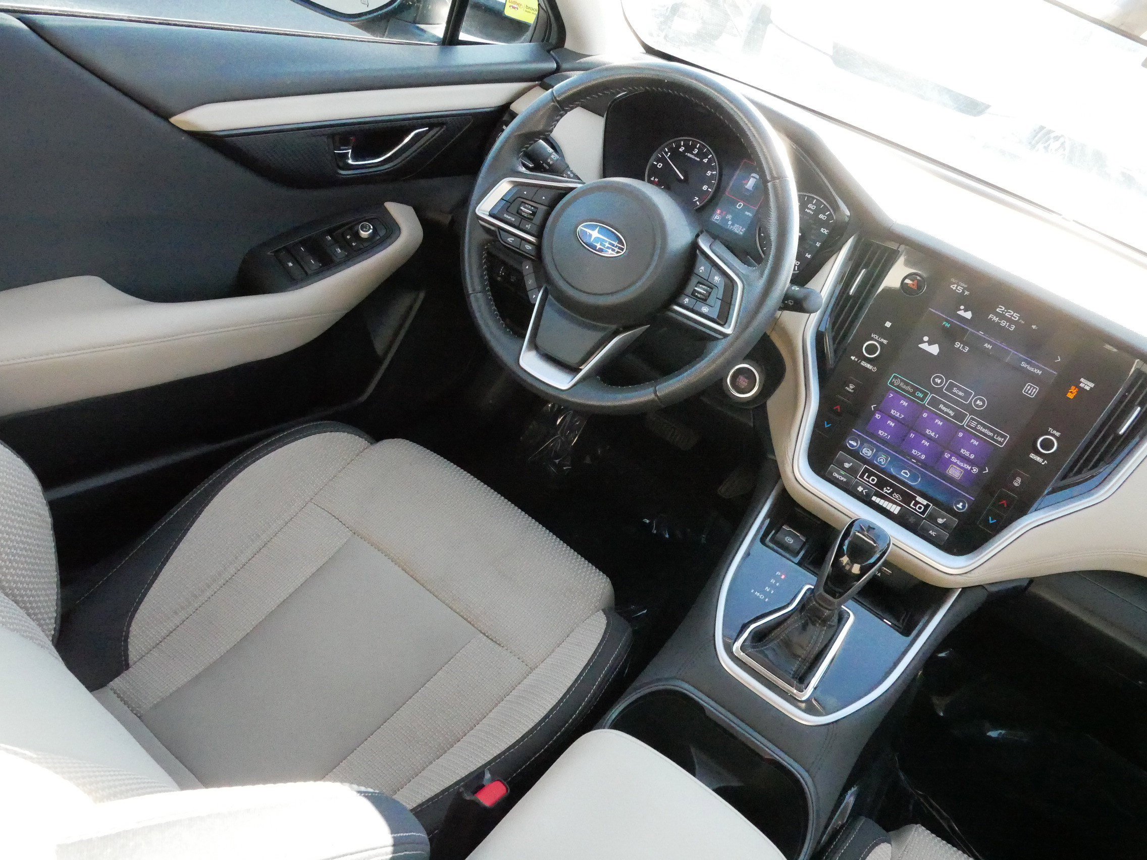 Used 2022 Subaru Outback Premium image 9