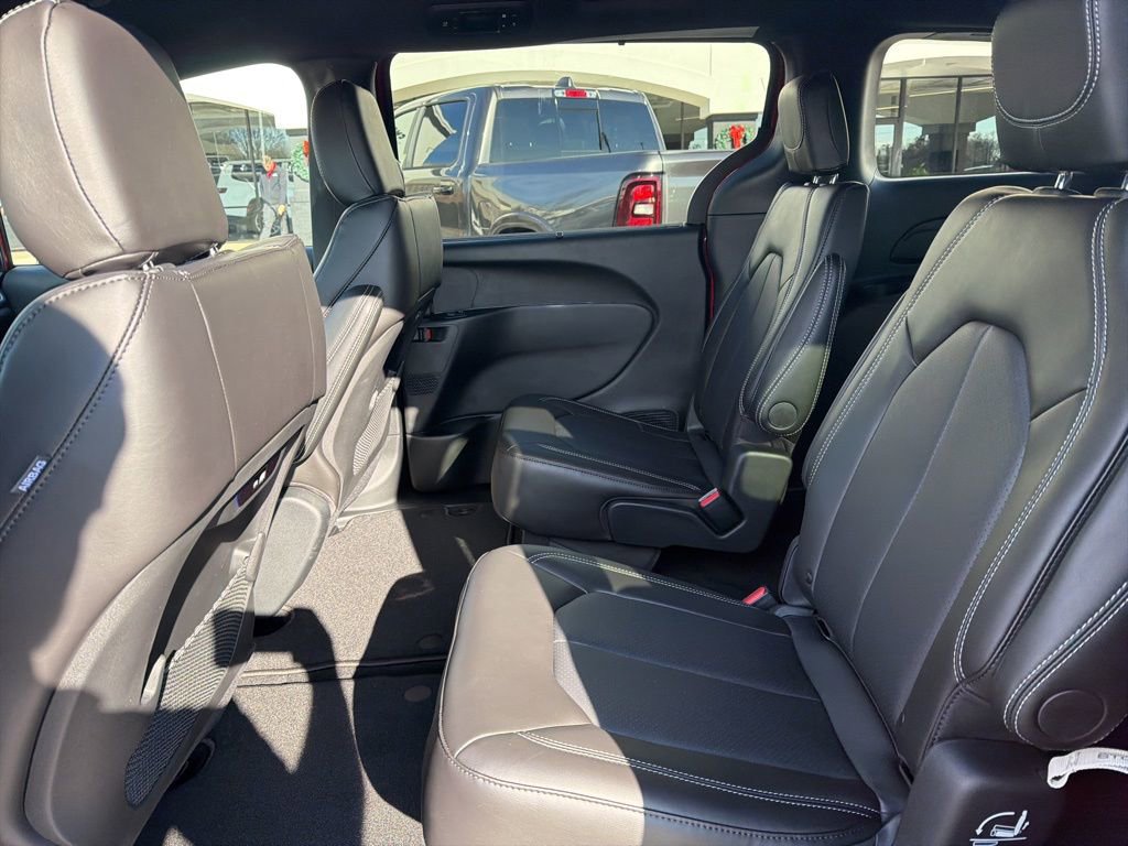 New 2026 Chrysler Pacifica Select FWD image 21