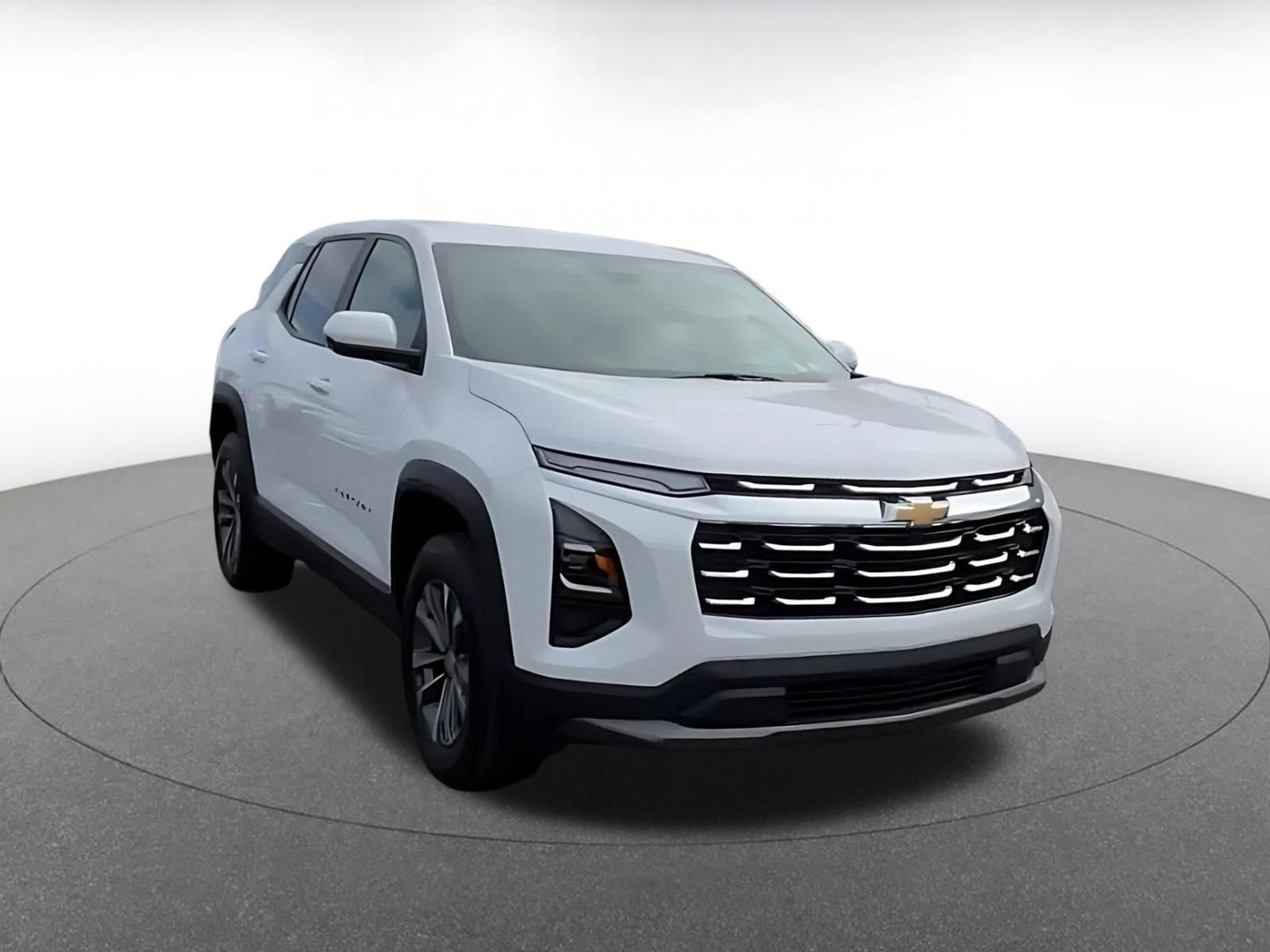 Used 2025 Chevrolet Equinox LT FWD image 3