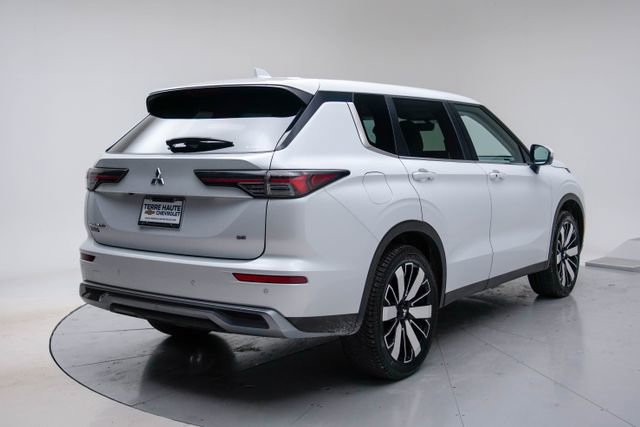 Used 2025 Mitsubishi Outlander SE image 7