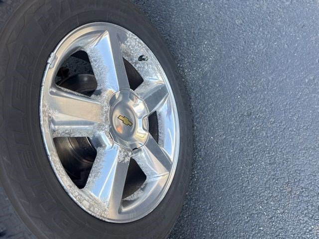 Used 2010 Chevrolet Avalanche LTZ AWD/4WD image 11