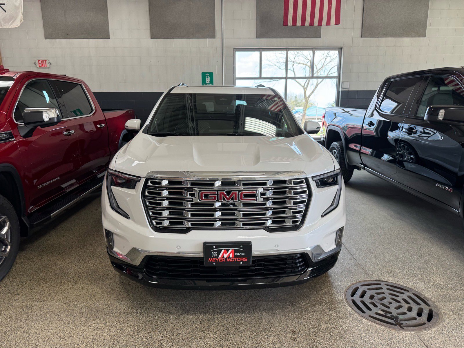Used 2025 GMC Acadia Denali w/ Super Cruise Package AWD/4WD image 2