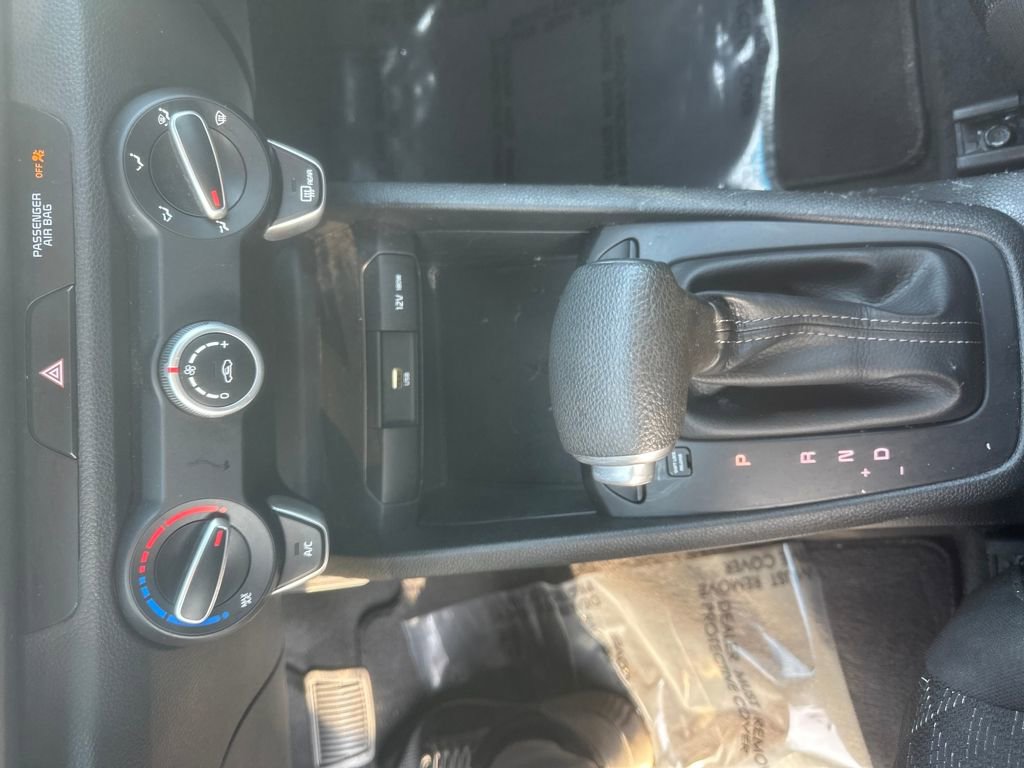 Used 2021 Kia Rio LX image 12