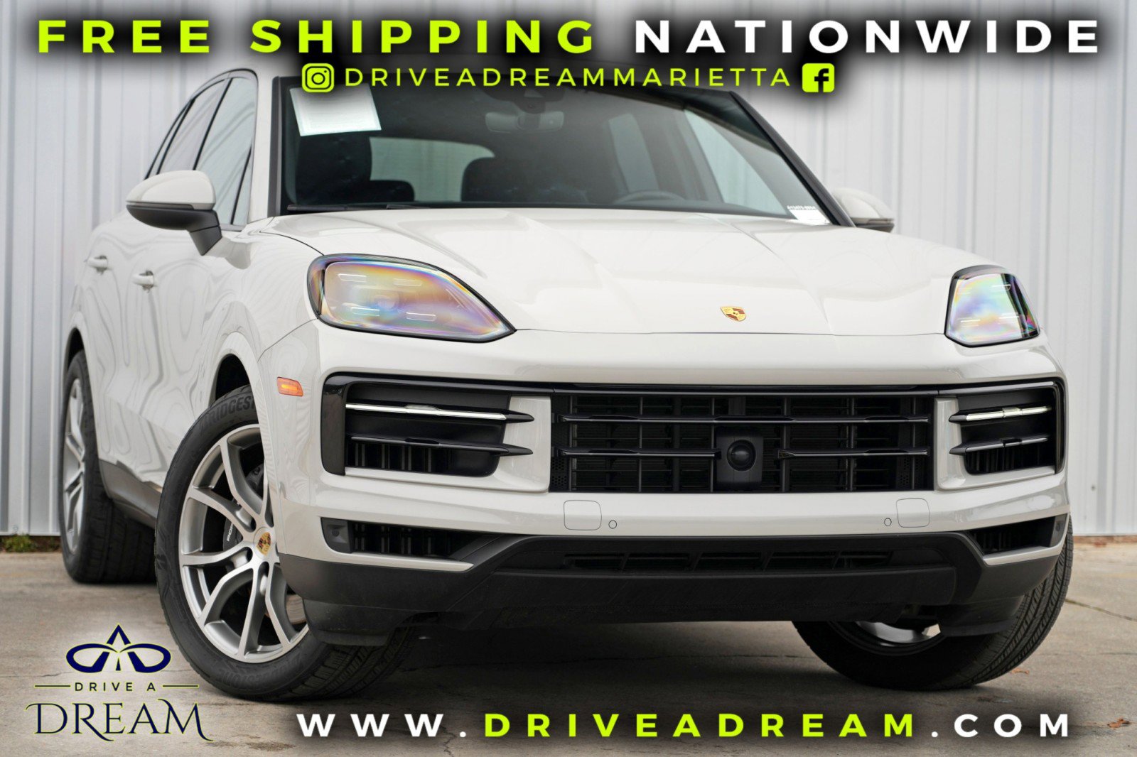 Used 2024 Porsche Cayenne w/ Premium Package image 2