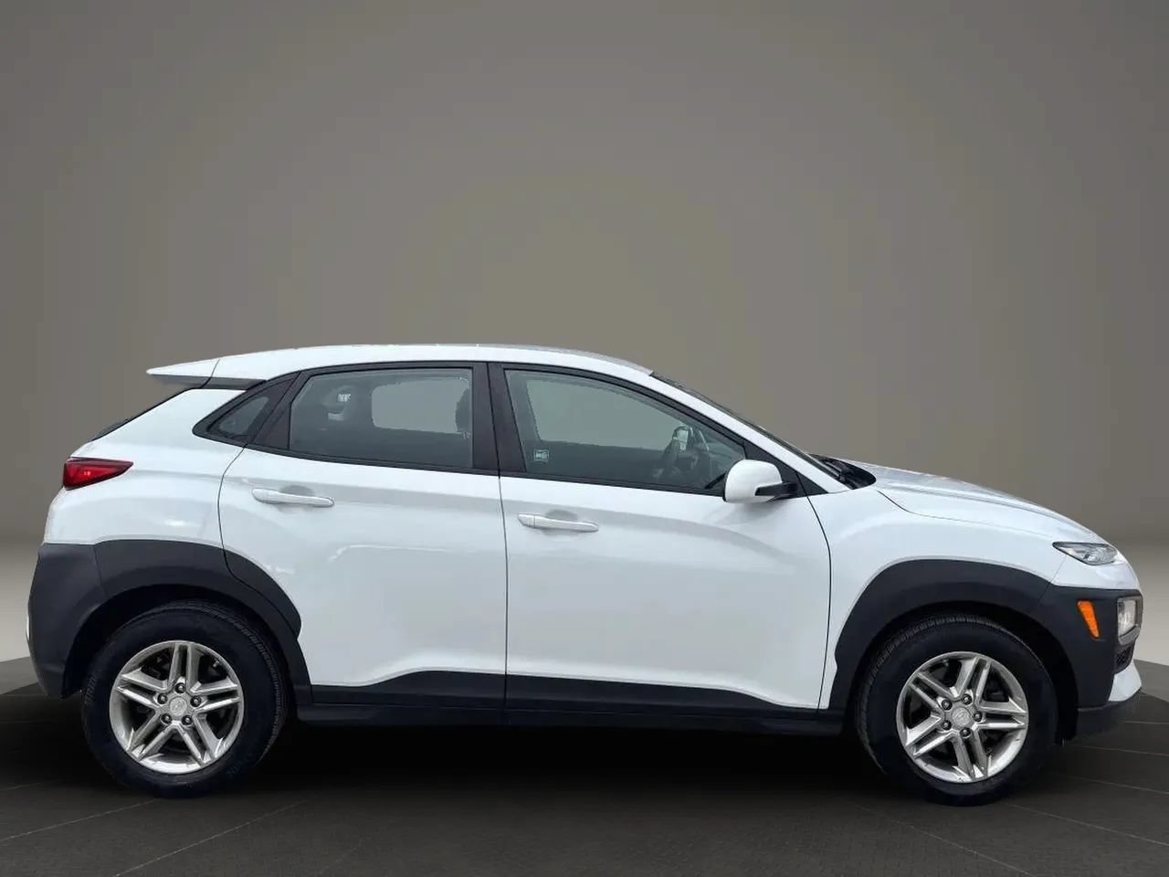Used 2019 Hyundai Kona SE AWD/4WD image 5