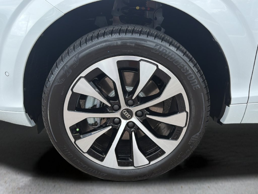New 2026 Audi Q3 quattro 2.0T AWD/4WD image 9