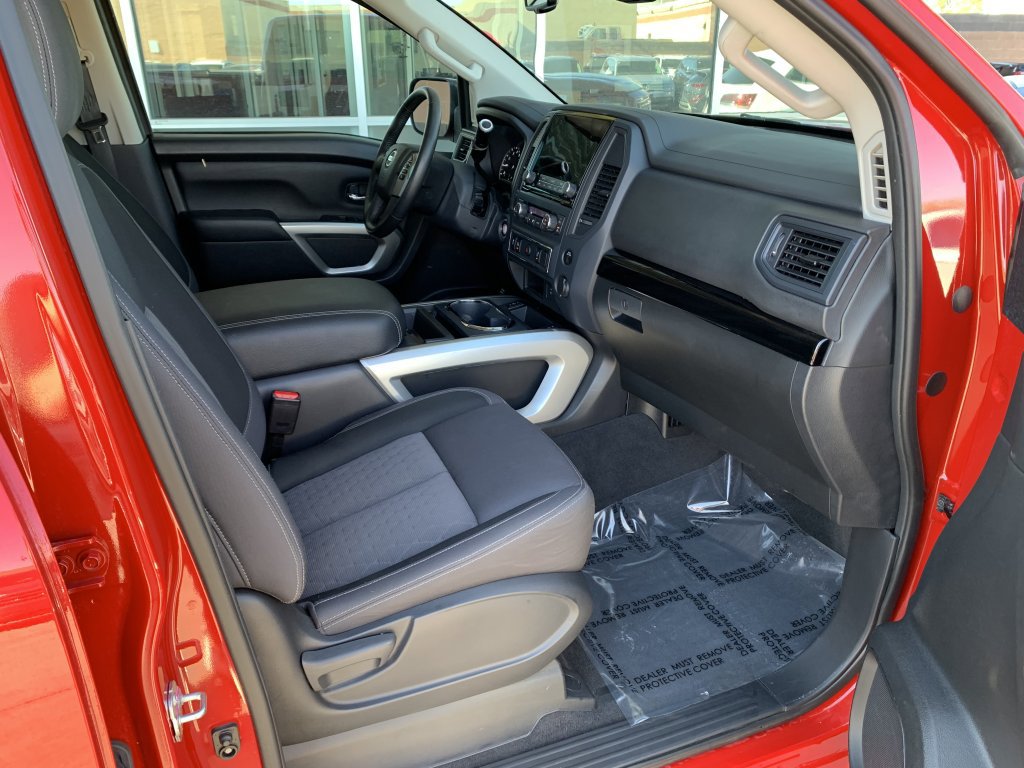 Used 2022 Nissan Titan SV w/ SV Convenience Package RWD image 29