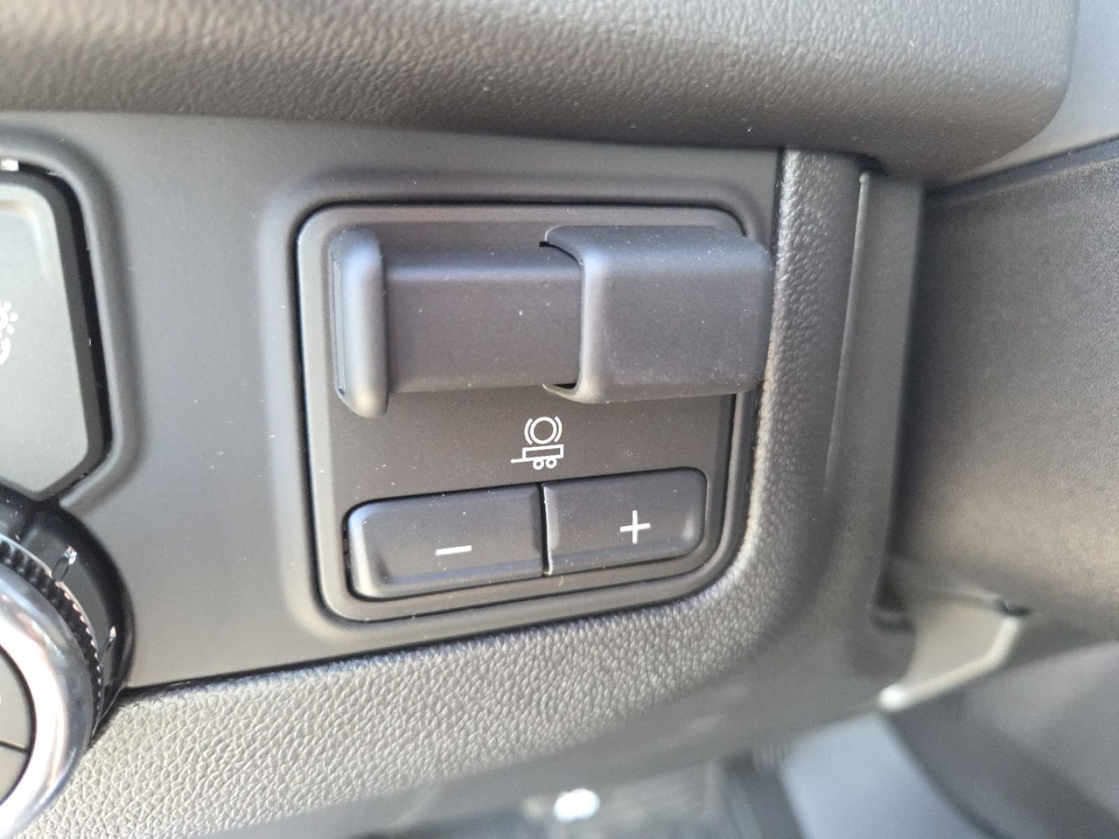 New 2026 GMC Yukon Elevation image 17