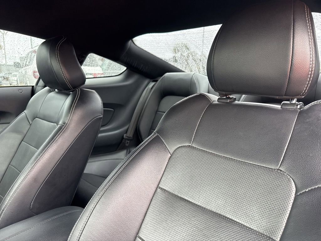 Used 2019 Ford Mustang Premium image 11
