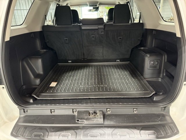 Used 2020 Toyota 4Runner SR5 image 32