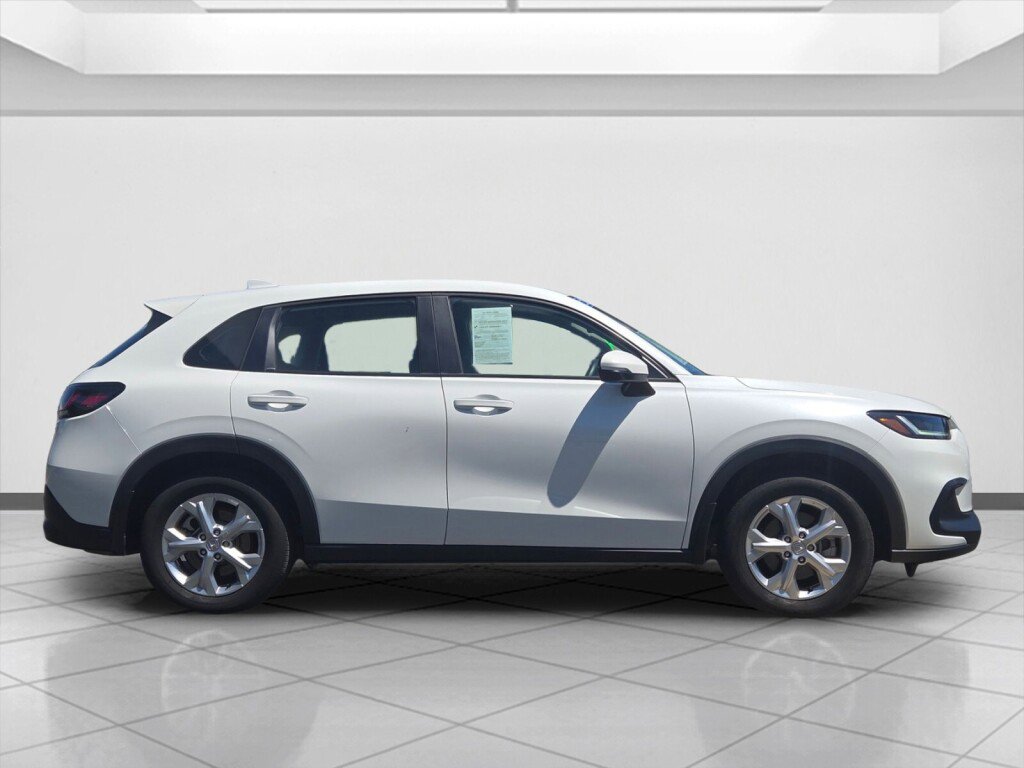 Certified 2023 Honda HR-V LX image 4