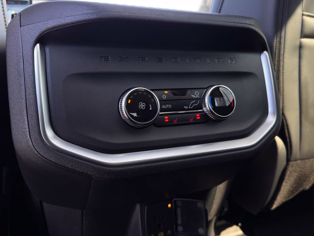 New 2025 Ford Expedition Platinum w/ Driver's Package image 54