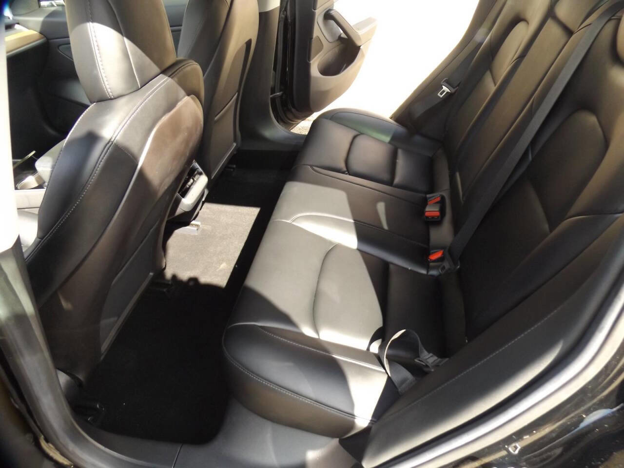 Used 2019 Tesla Model 3 Standard Range Plus image 15