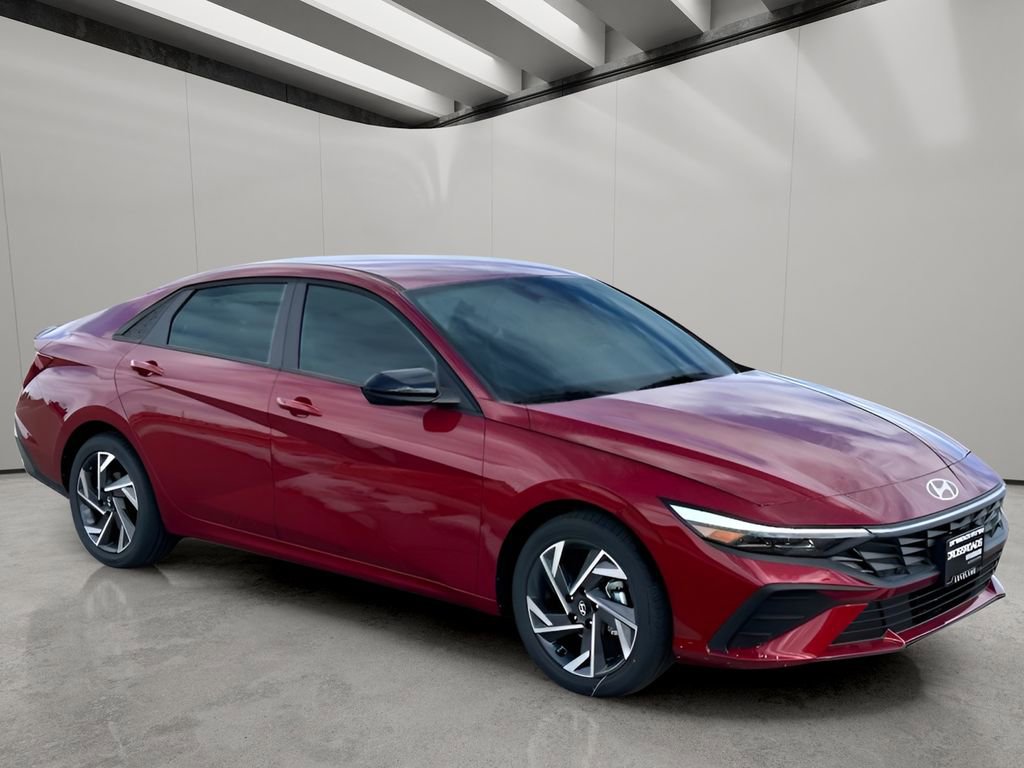 Used 2025 Hyundai Elantra Sport image 3
