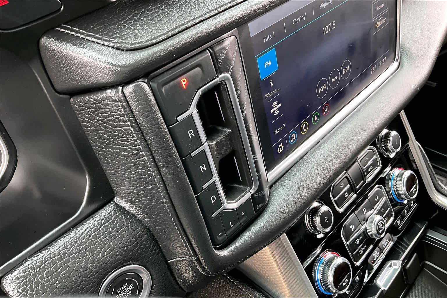 Used 2021 GMC Yukon Denali w/ Denali Premium Package image 16