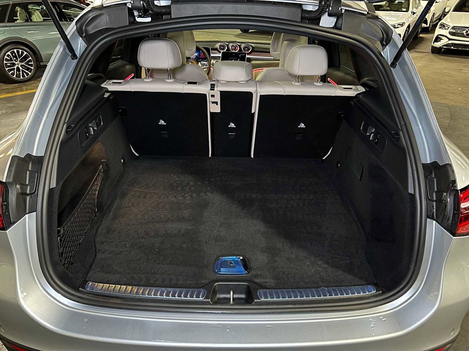 Used 2025 Mercedes-Benz GLC 300 4MATIC image 16