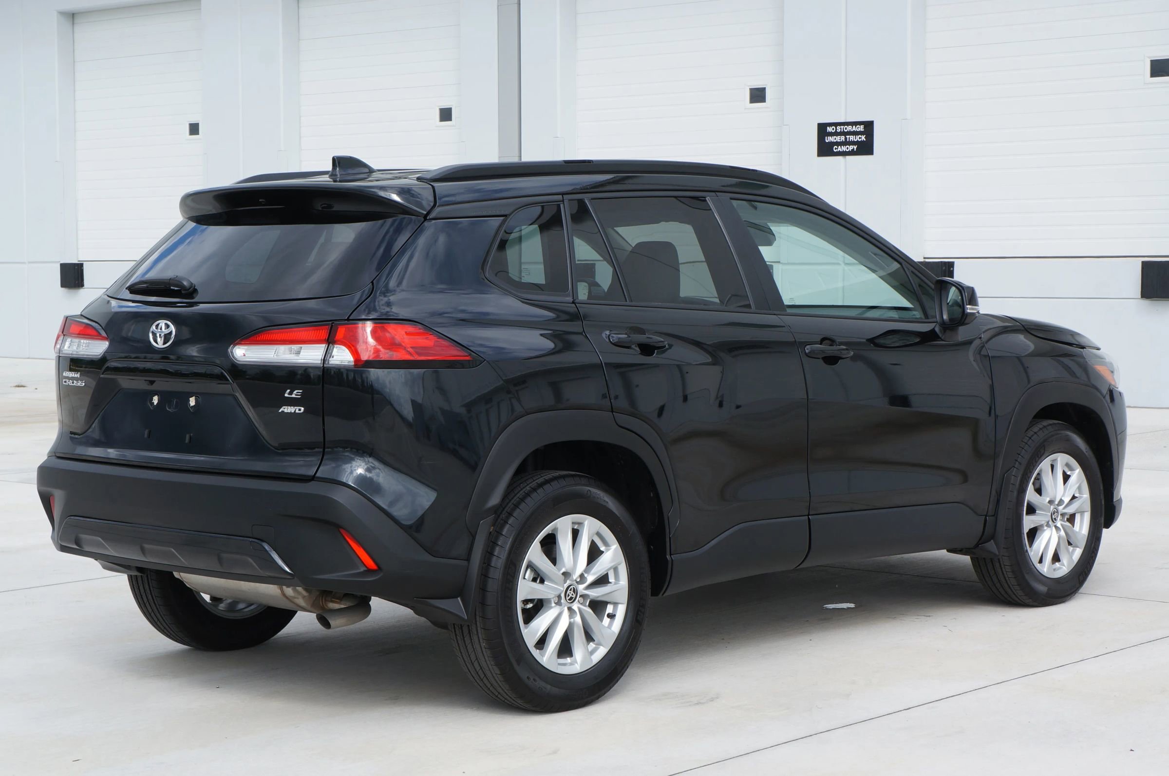Used 2025 Toyota Corolla Cross LE image 14