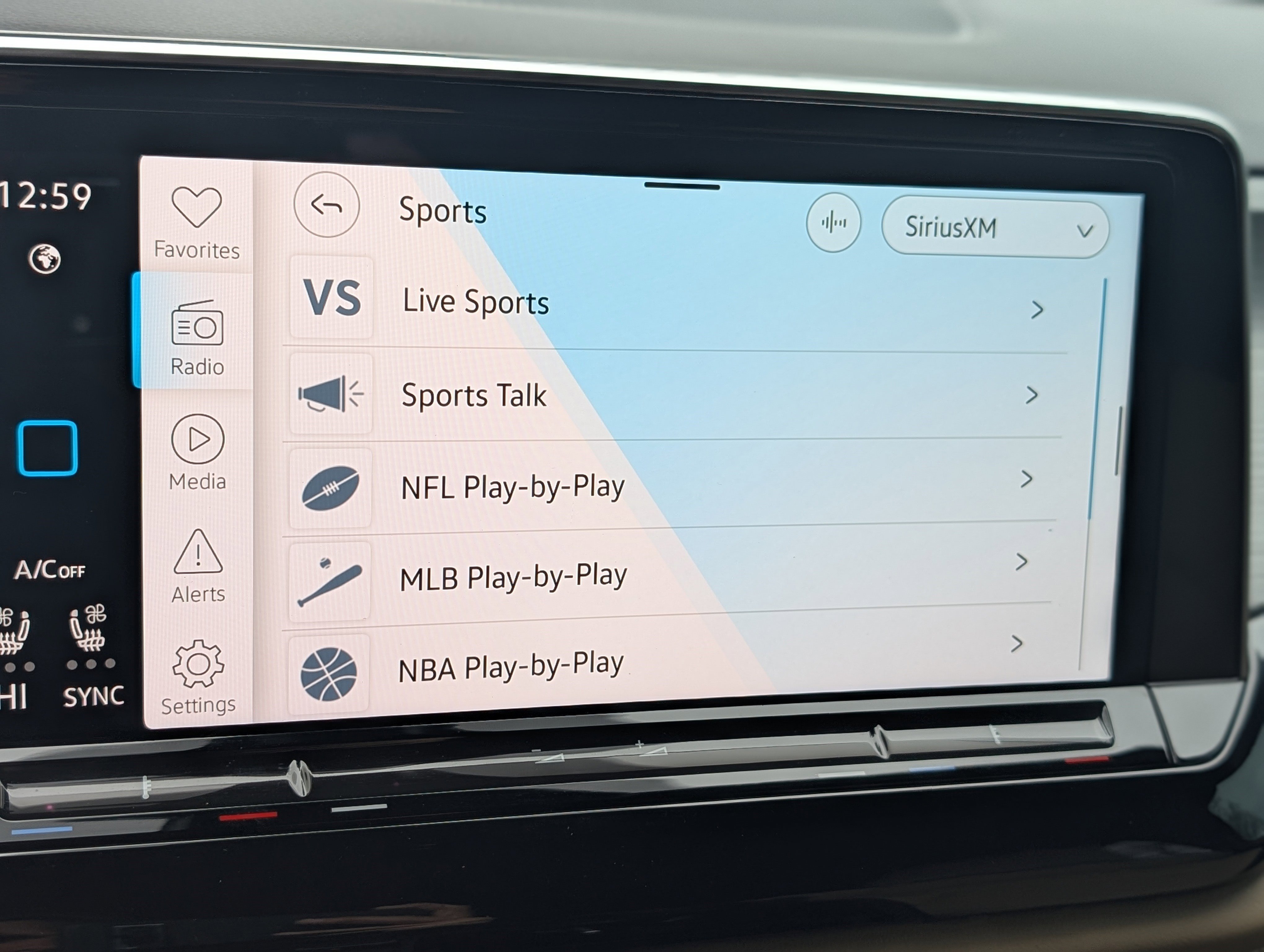 Used 2024 Volkswagen Atlas Cross Sport SE image 29