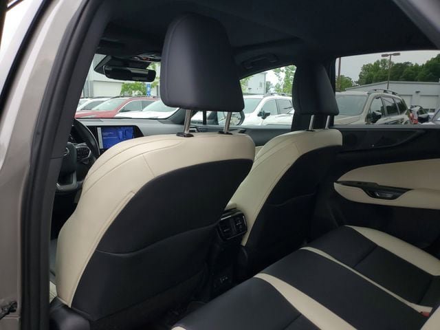 Used 2024 Lexus NX 250 FWD w/ Towing Package (2000 Lbs) image 12