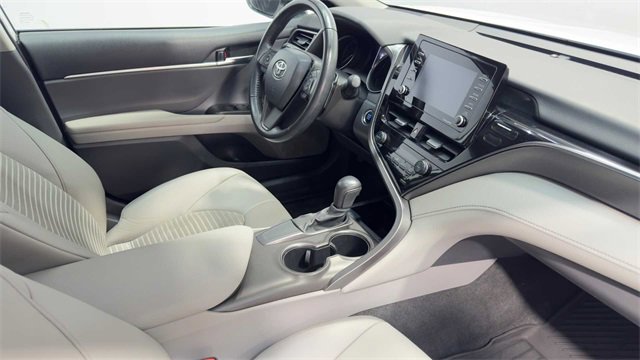Used 2021 Toyota Camry SE w/ Convenience Package image 12