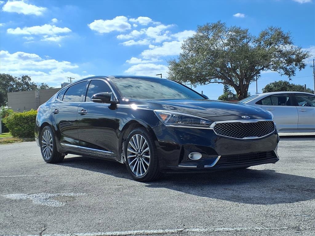 Used 2017 Kia Cadenza Premium w/ Luxury Package