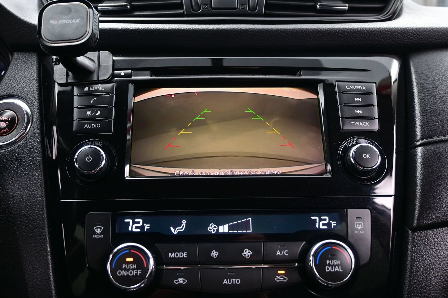 Used 2018 Nissan Rogue SV AWD/4WD image 18