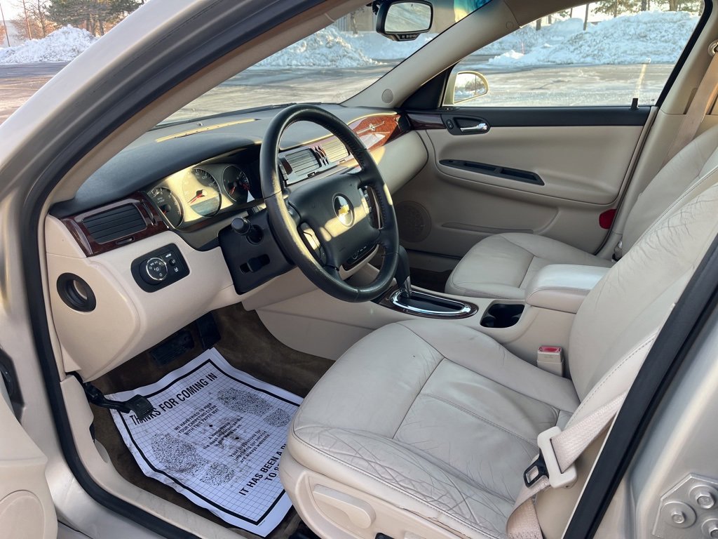 Used 2011 Chevrolet Impala LT w/ Luxury Edition Package image 12
