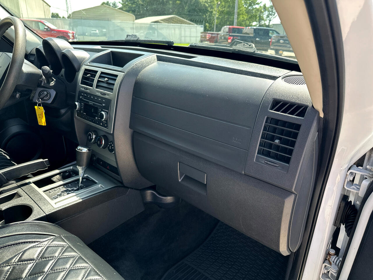 Used 2011 Dodge Nitro Heat w/ Chrome Accents Group image 16