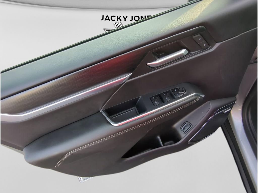 Used 2025 GMC Acadia Elevation FWD image 12
