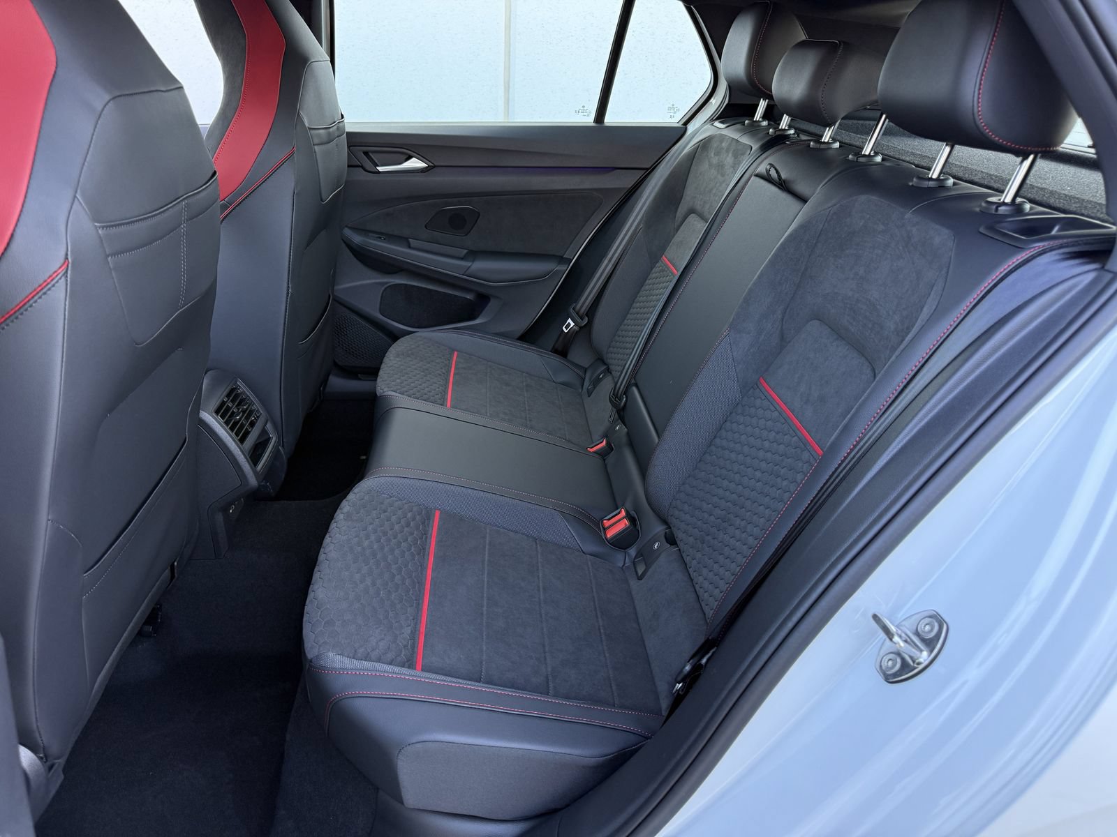 New 2026 Volkswagen GTI SE FWD image 25