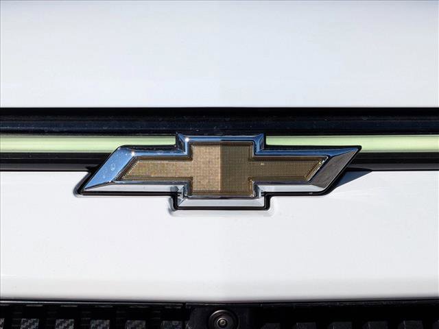 New 2026 Chevrolet Equinox EV LT image 17