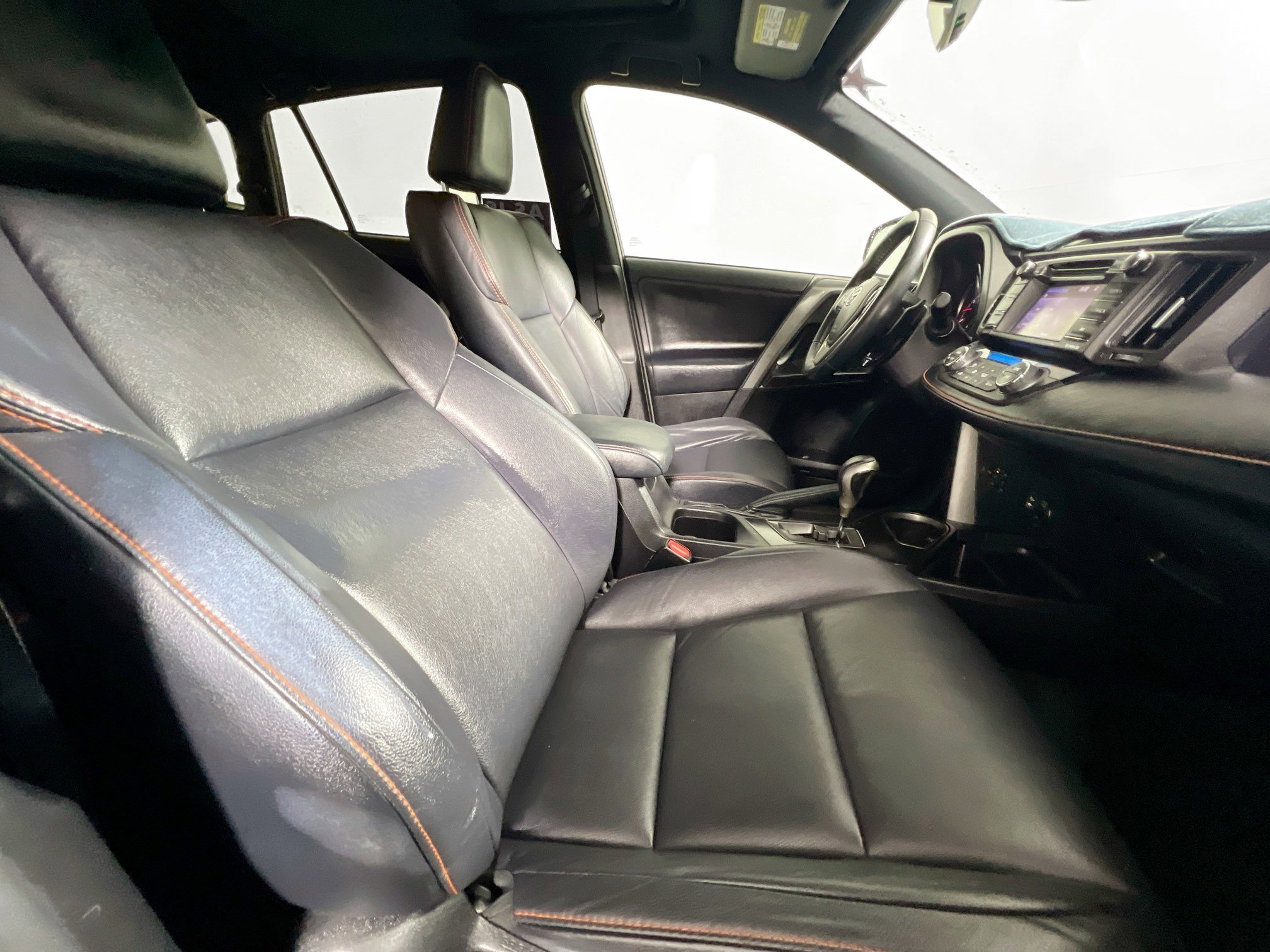 Used 2018 Toyota RAV4 SE w/ Power Extra Value Package FWD image 31