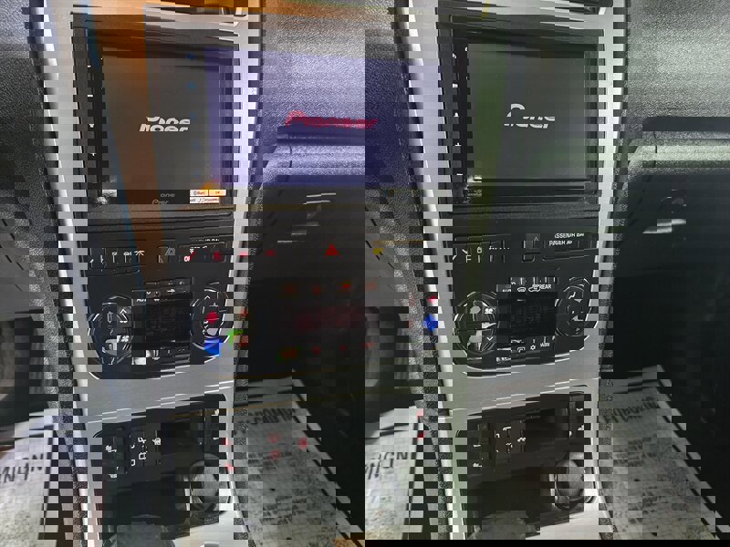 Used 2009 GMC Acadia SLT image 24