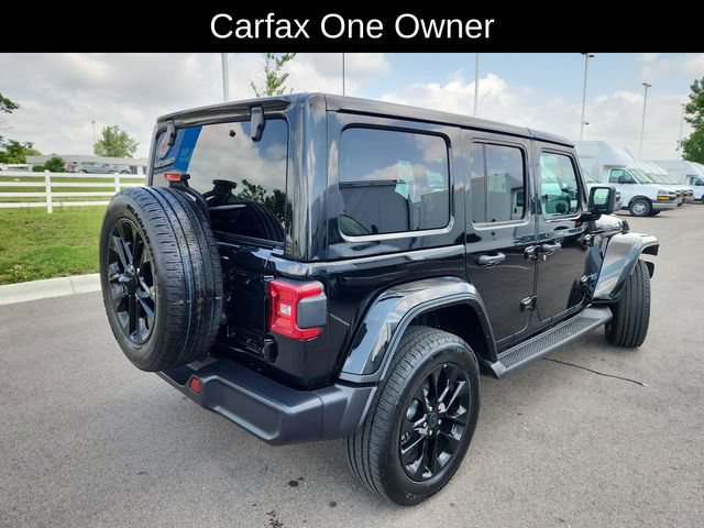 Used 2025 Jeep Wrangler Unlimited Sahara AWD/4WD image 9