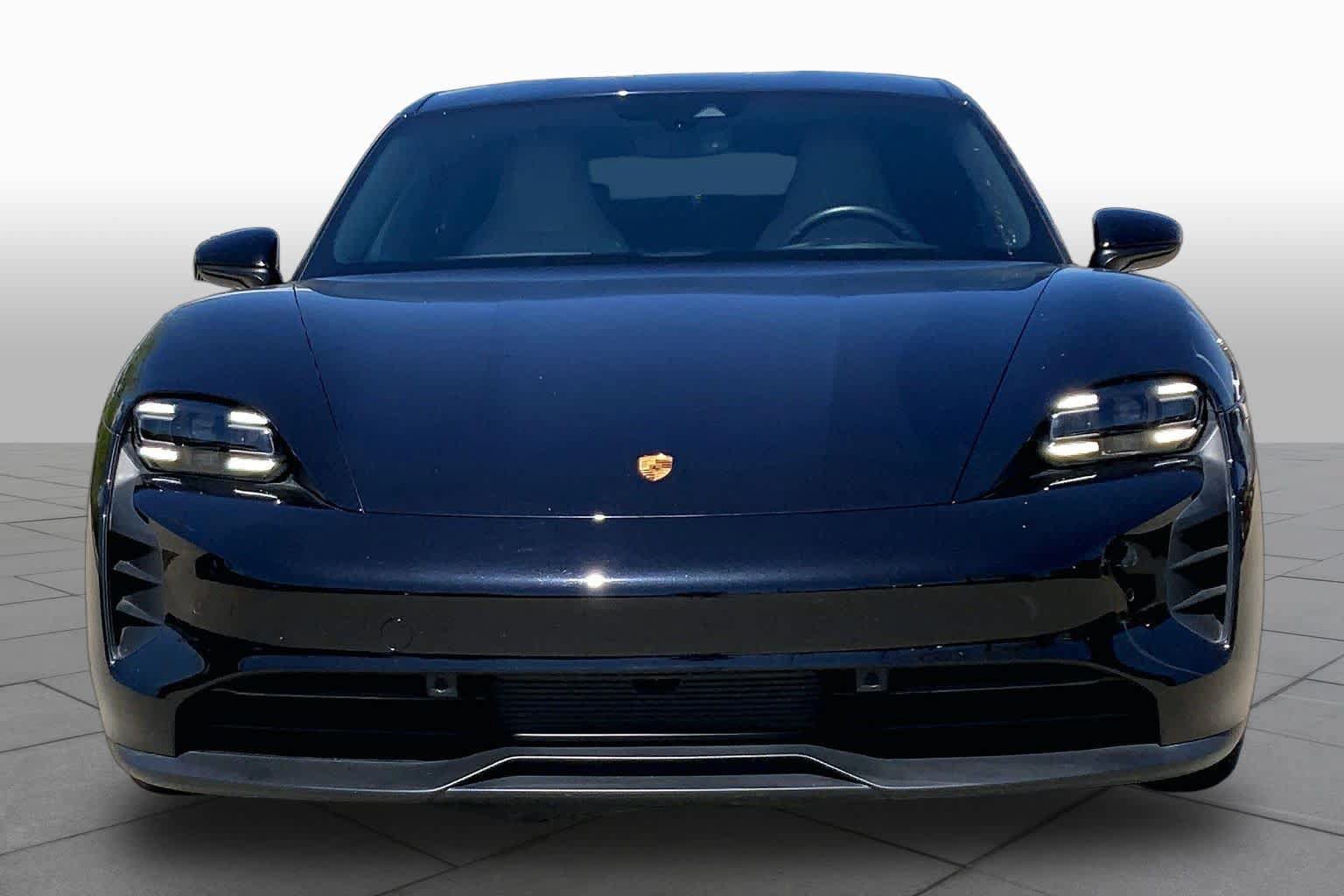 Used 2022 Porsche Taycan RWD image 3
