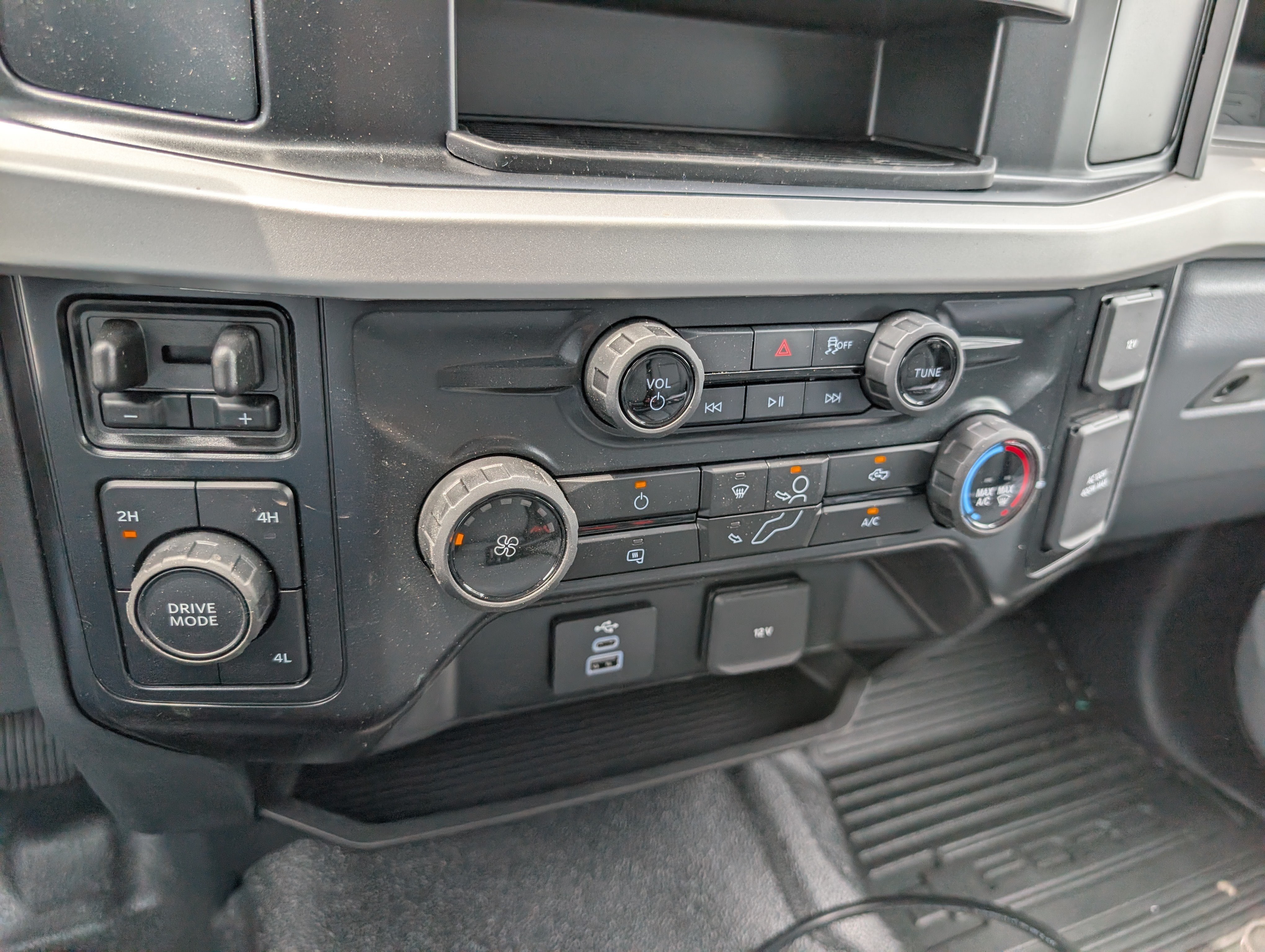 New 2026 Ford F550 4x4 Regular Cab Super Duty image 17