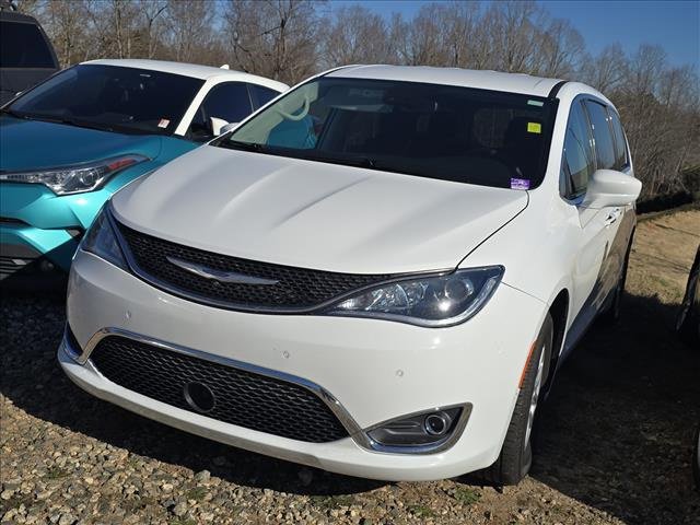 Used 2020 Chrysler Pacifica Touring w/ Advanced Safetytec Group image 3