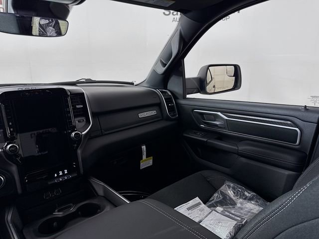 New 2026 RAM 1500 4x4 Crew Cab image 23