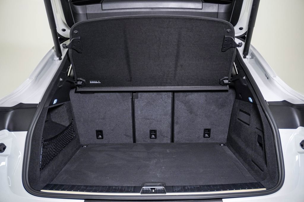 Certified 2025 Porsche Cayenne Coupe AWD/4WD image 28